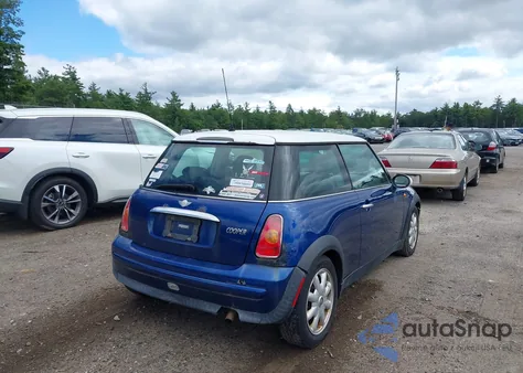 2004 Mini Cooper из США, поврежденный, VIN WMWRC33494TC53465
